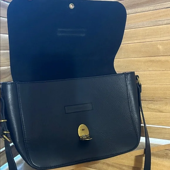 Madewell The Abroad Shoulder Bag, Black Leather Crossbody Purse - Picture 4 of 10